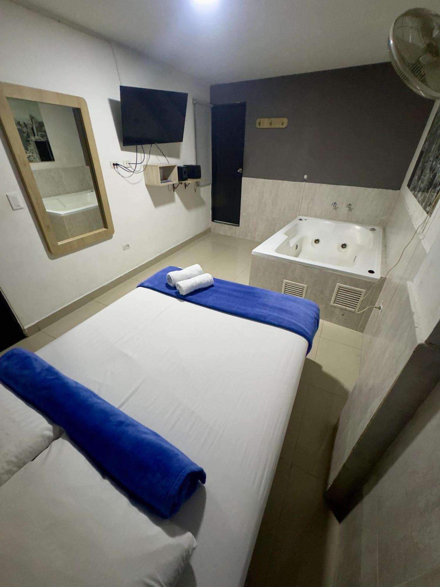 Hotel Select เมเดยิน ภายนอก รูปภาพ